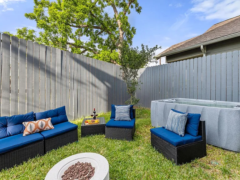 5502 Texas St — Photo 30