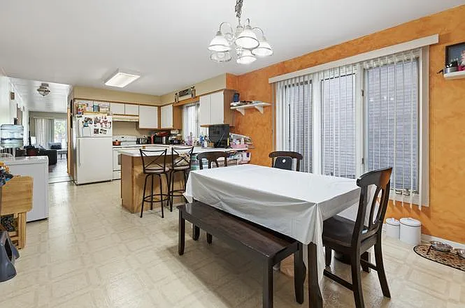 3 bed, 3120 sqft, $2,500 — Photo 4