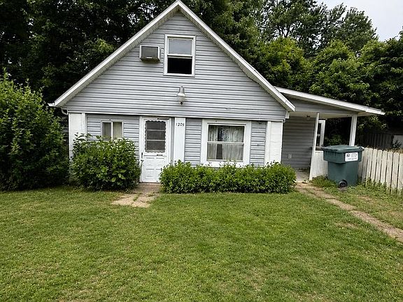 4th image of 1205 Hall St