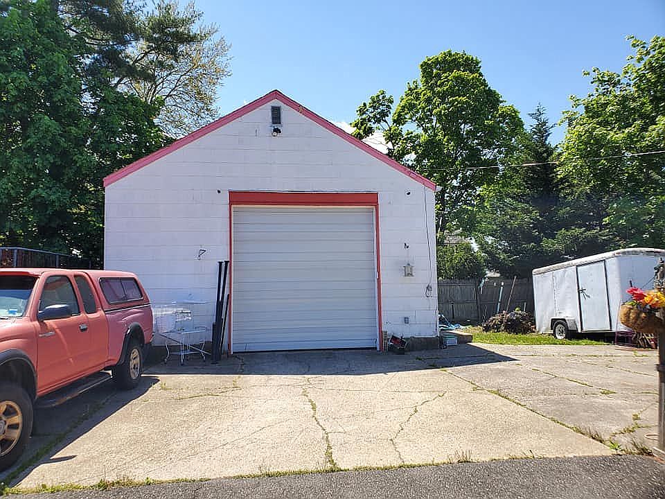1st image of 8 Brightside Ave