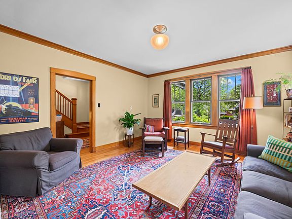 4th image of 226 S Walnut Ave