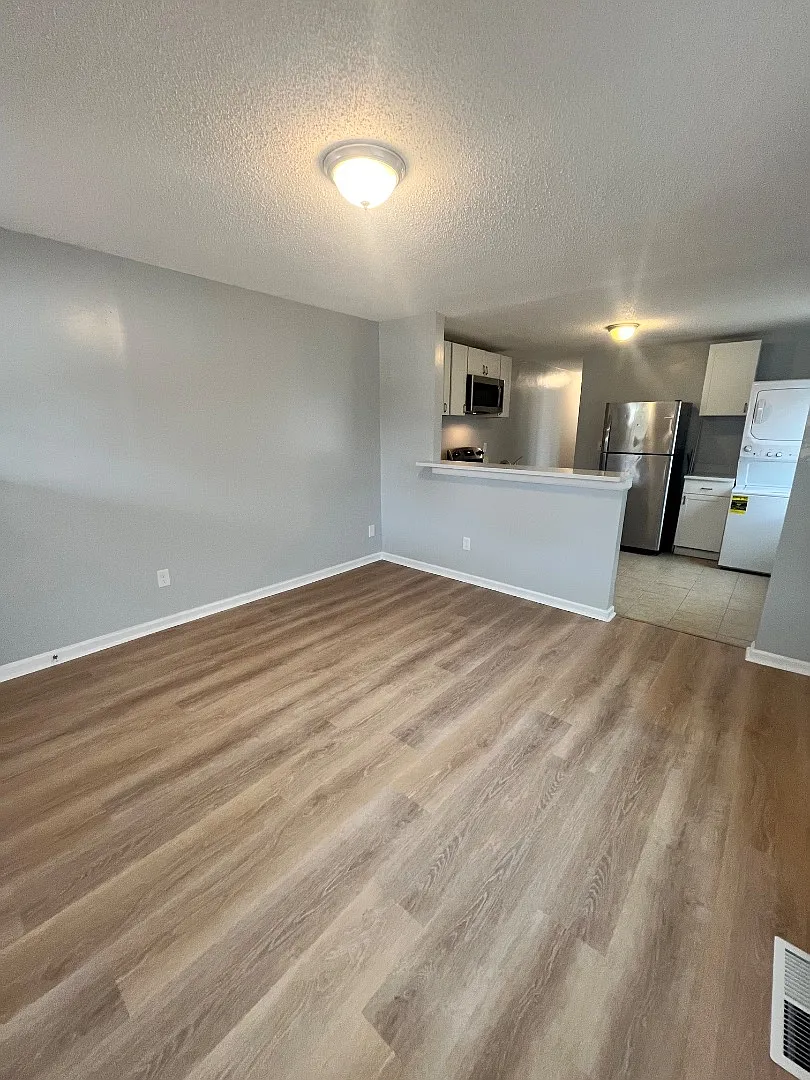 2603 Dundeen St - 2603 — Photo 2