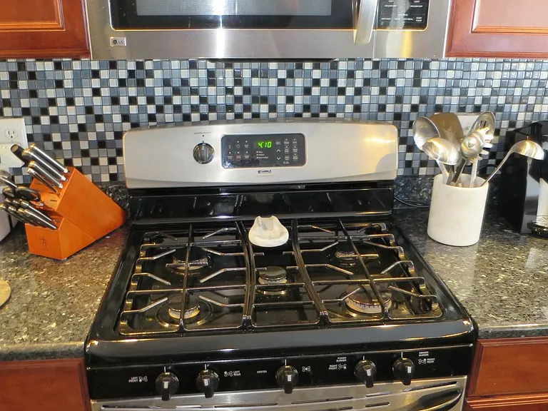 185 Winthrop St #1B — Photo 3