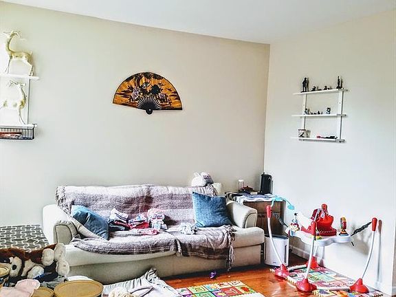 4th image of 3770 62nd St APT 4B