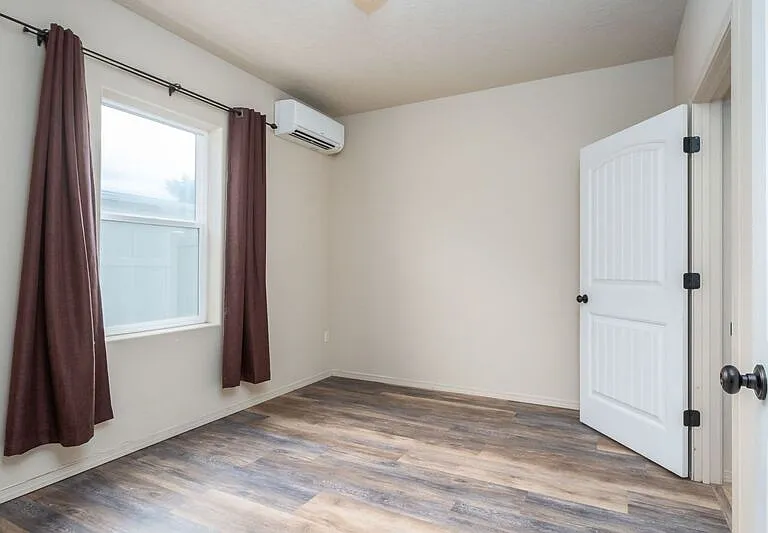 105 S Tweedt Pl — Photo 6