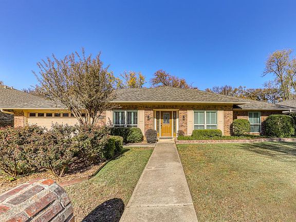 2nd image of 4101 Three Oaks Dr
