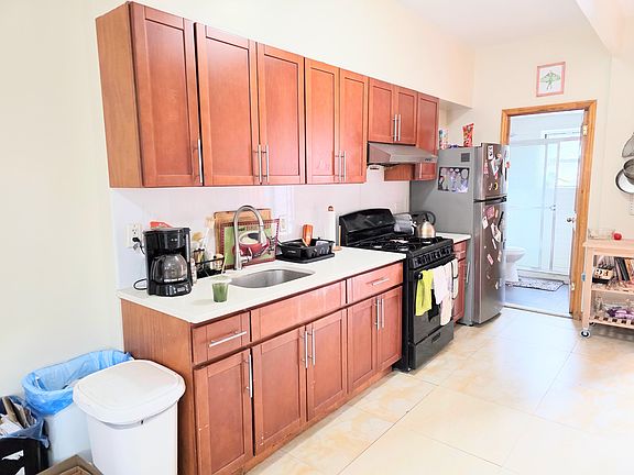 4th image of 430 39th St #1