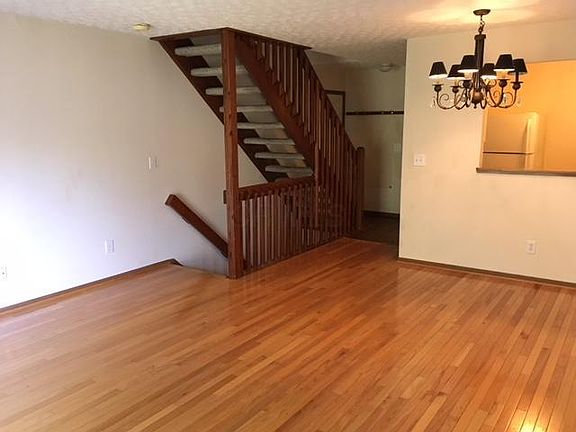 4th image of 219 Hawkins Ln