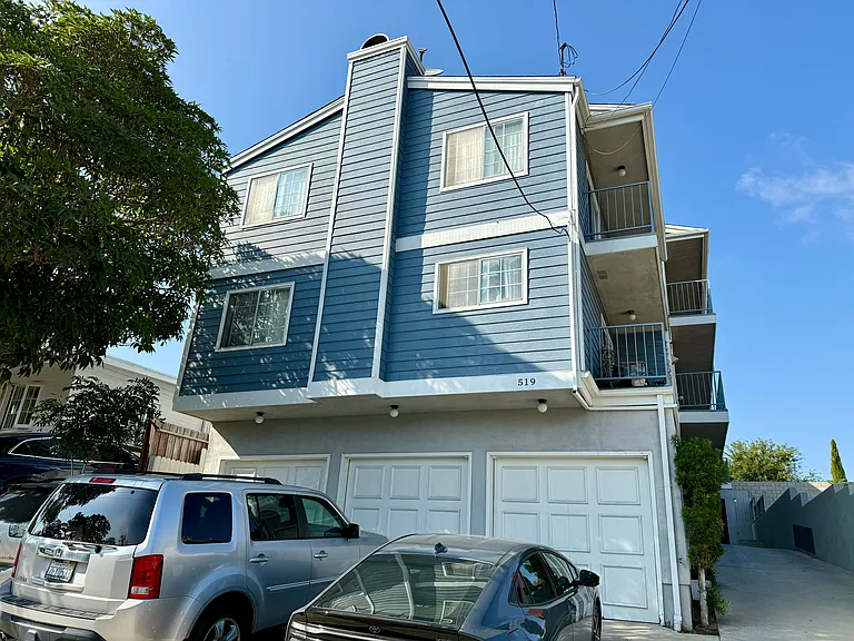 519 E Walnut Ave #4 — Photo 25