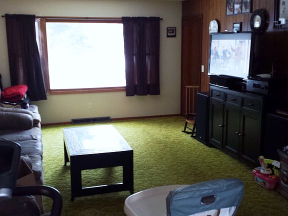 4th image of 211 Dorow Ave