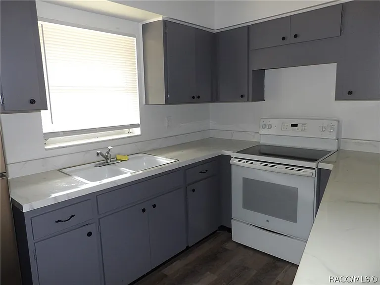 2085 W Argus Pl — Photo 3