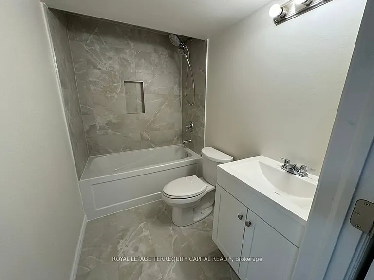 127 Birkhall Pl #LOWER — Photo 9