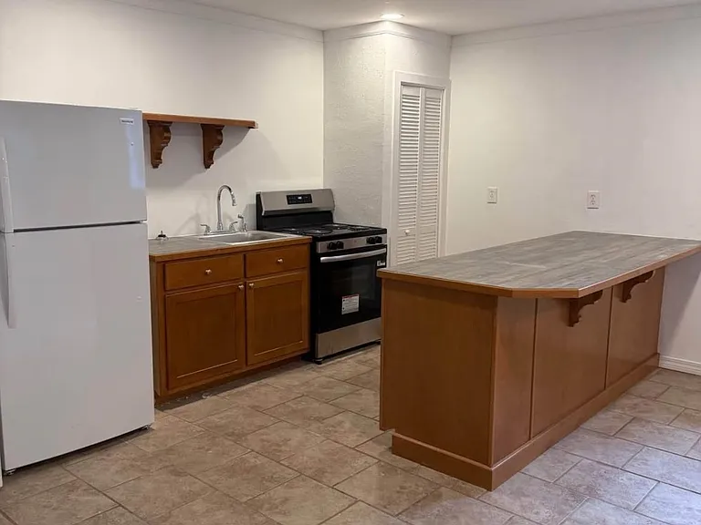 18786 Hillside Cir S — Photo 8