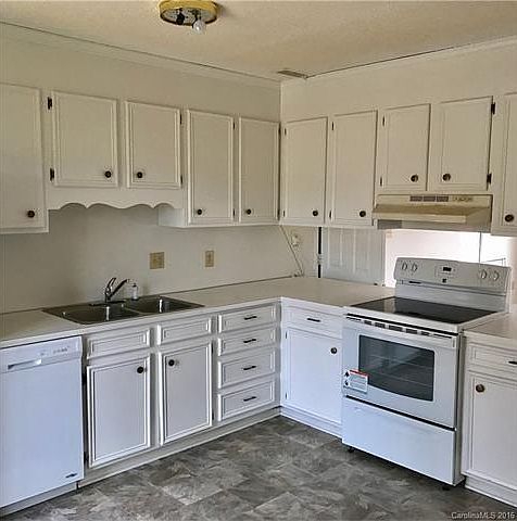 2nd image of 3215 Green Meadow Way