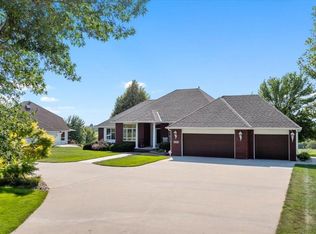 23398 Sunshine Ln, Council Bluffs, IA 51503