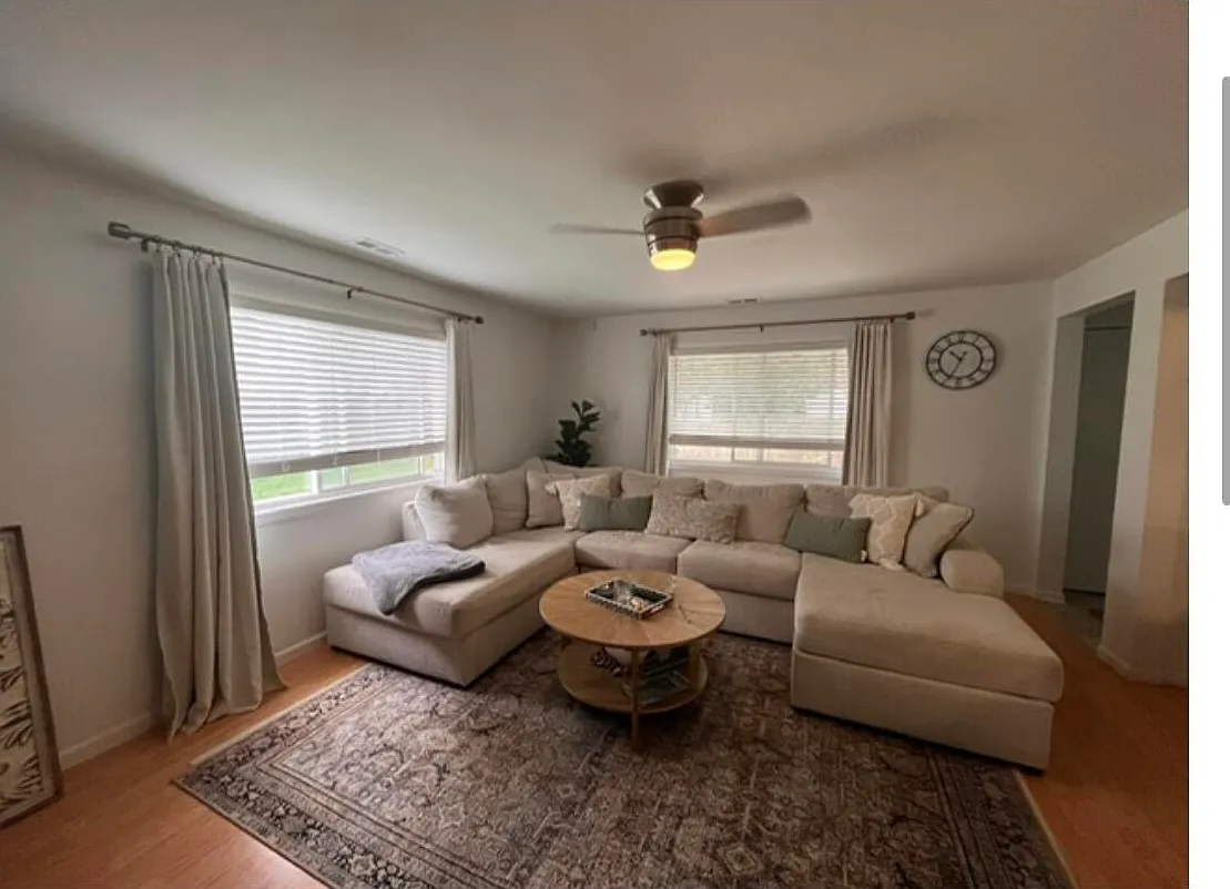 3 bed, 1.0 bath, 1079 sqft, $2,900 — Photo 3