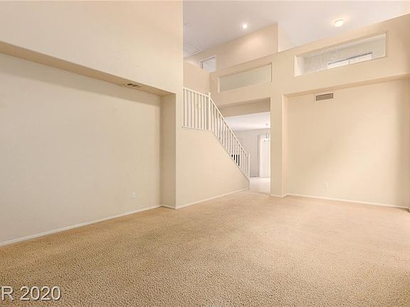 4th image of 2788 Chaucer St