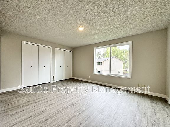 4th image of 1128 NE Grant St #1