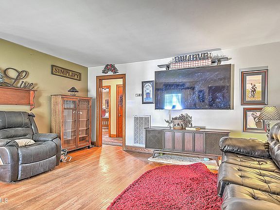 4th image of 1018 Carolina Ave