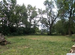 38 Wabash Ave, Carthage, IL 62321