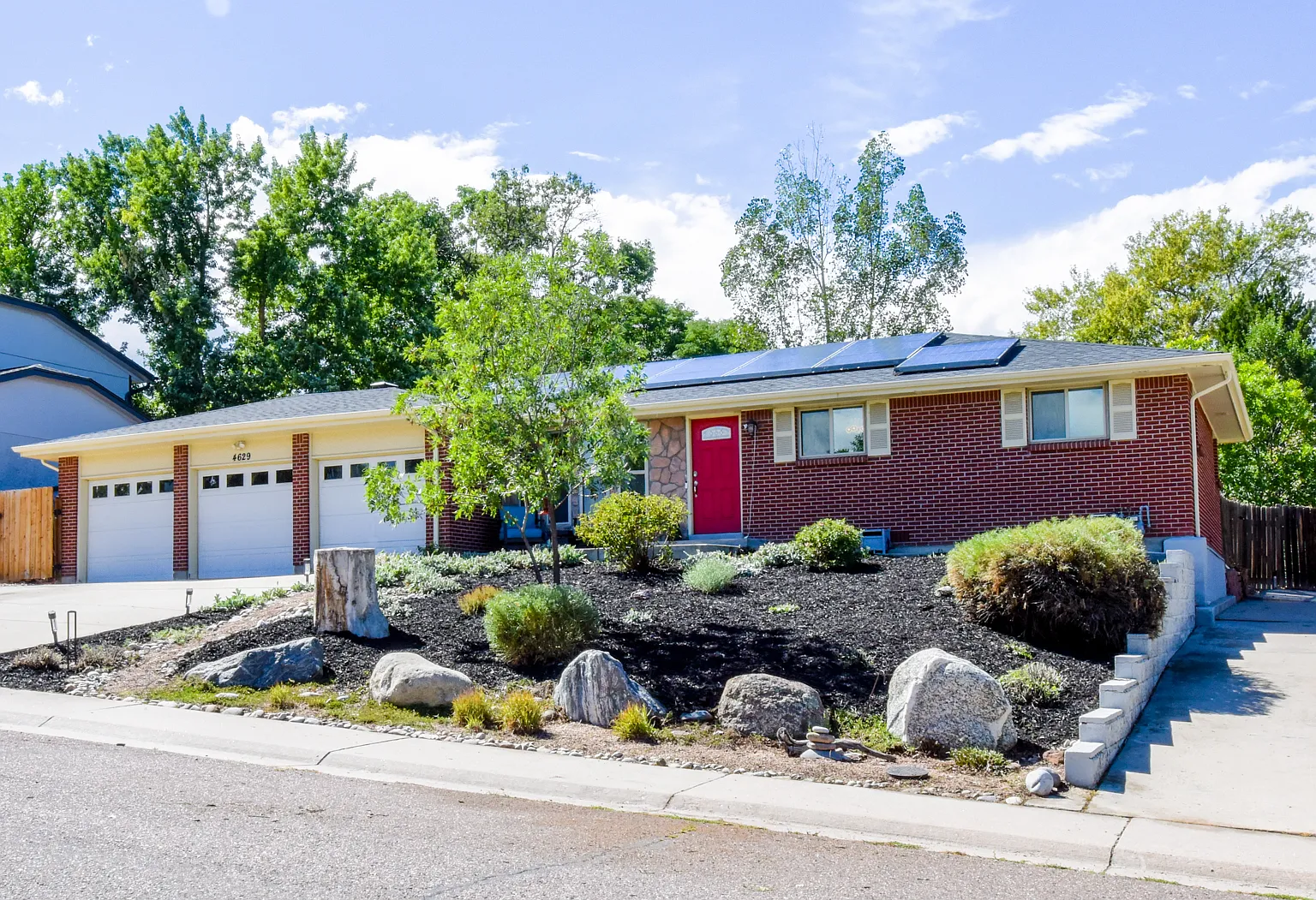 3 bed, 1358 sqft, $2,900 — Photo 3