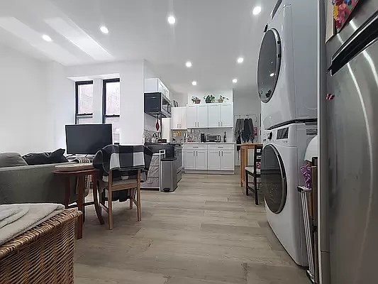 Rented by Dwelling NY Realty Inc | media 10