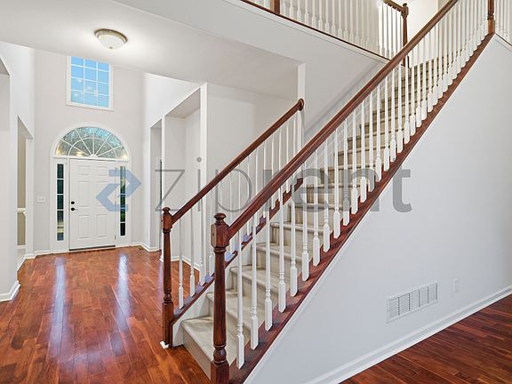 4th image of 2505 Madison Cmns