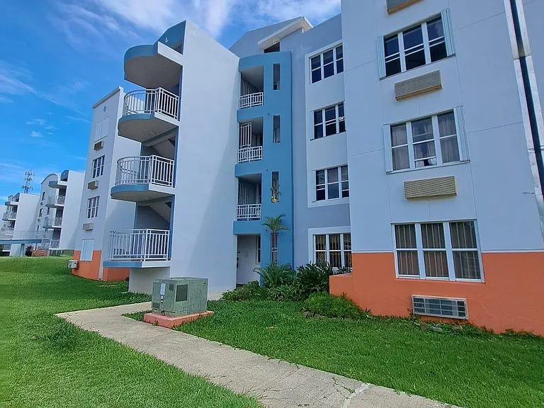 311 Las Palmas #L5 — Photo 1