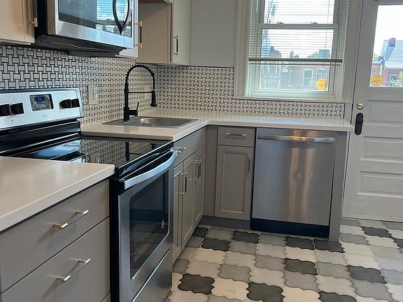3rd image of 3918 Flad Ave #2E