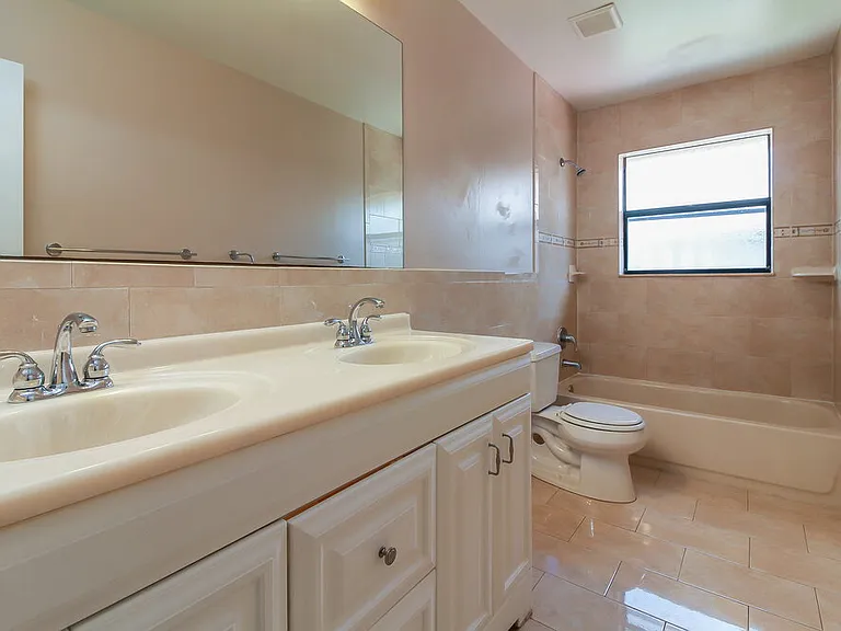 547 Indigo Ave — Photo 10