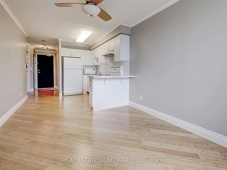 1733 Queen St E #513 — Photo 8