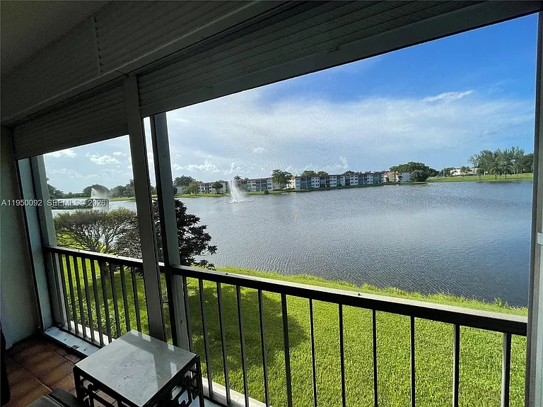 9423 S Hollybrook Lake Dr #203 — Photo 10