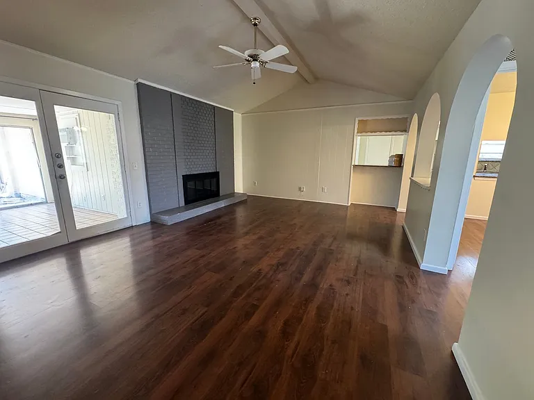 1302 Berkeley Dr — Photo 35