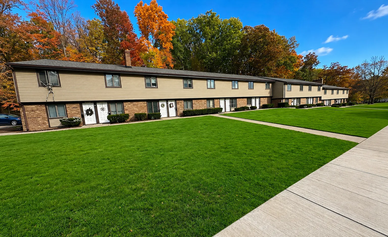 2 bed, 1000 sqft, $1,300 — Photo 1