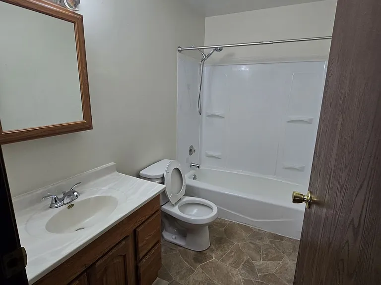 1016 Manchester Ct #3B — Photo 9
