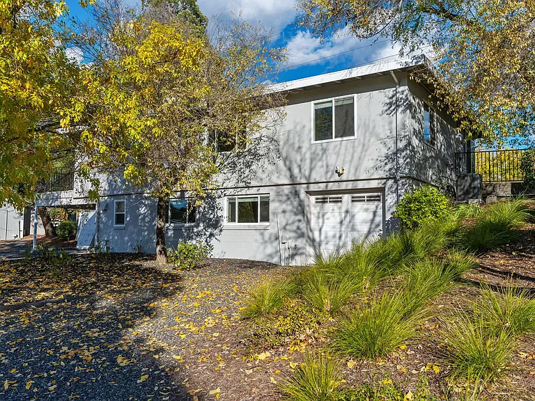 1543 Estee Ave — Photo 44
