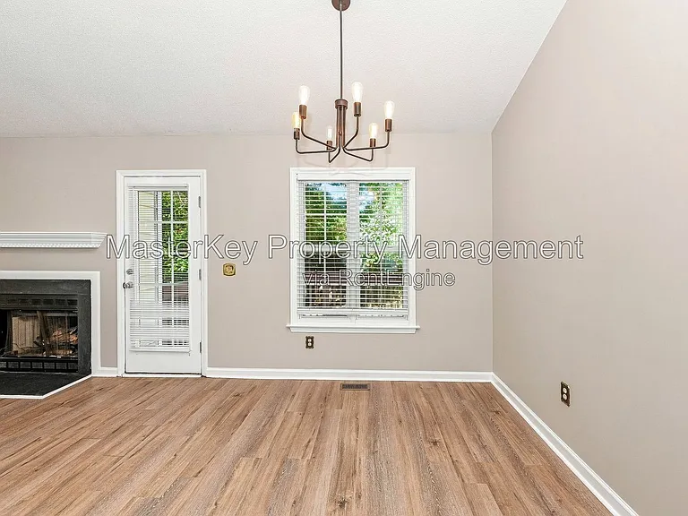 201 Harvester Dr — Photo 8
