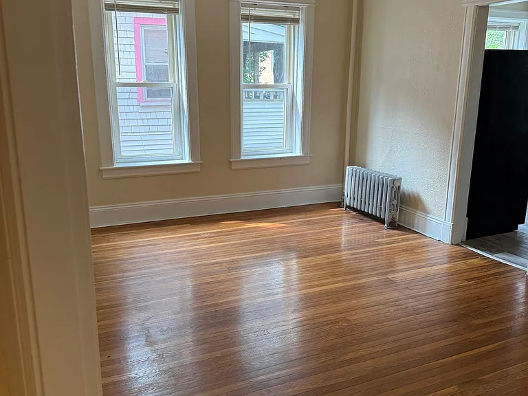 242 Fort Pleasant Ave #2L — Photo 4