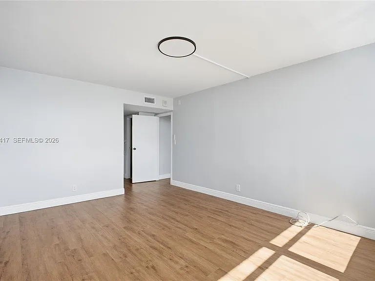 16570 NE 26th Ave #5A — Photo 8