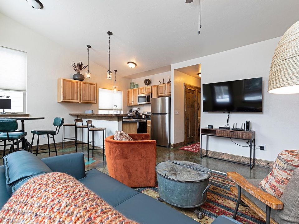 1st image of 211 Sommers St #211