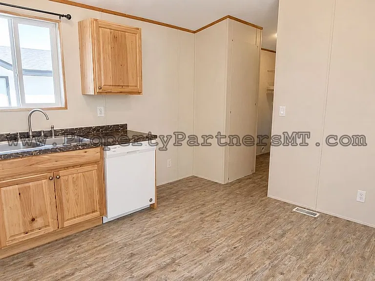 118 Sunlight Ave — Photo 3