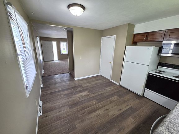 4th image of 3119 W 66th St