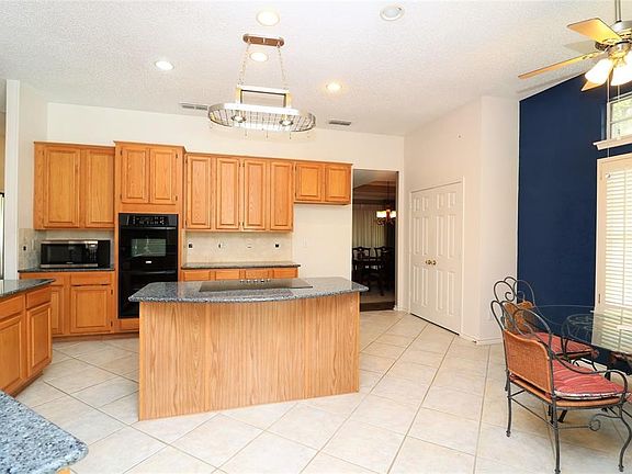 2nd image of 2731 Olympia Dr