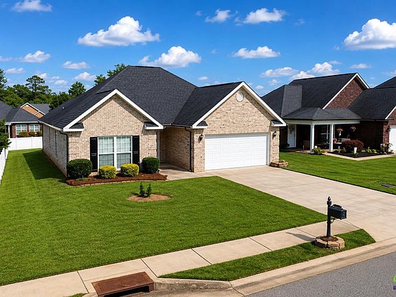 3rd image of 308 Lamplight Dr