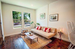 4th image of 4613 Corliss St
