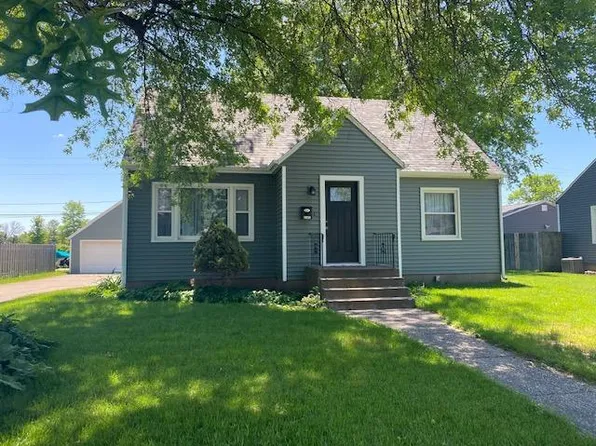 2141 Central Ave, Bettendorf, IA 52722