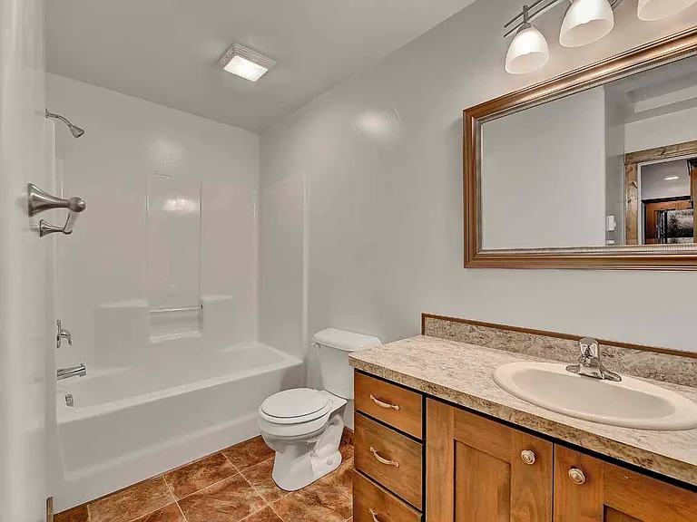 3200 Lark Ave — Photo 3