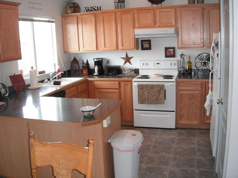 2nd image of 4817 Charmae St