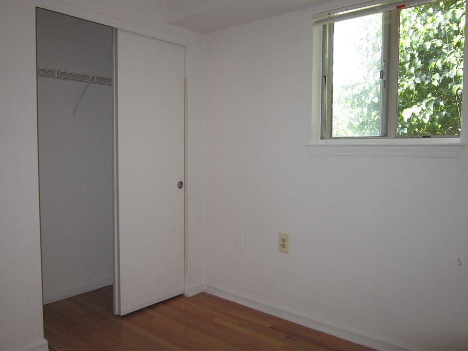 2nd image of 5 Phlox Cir APT A