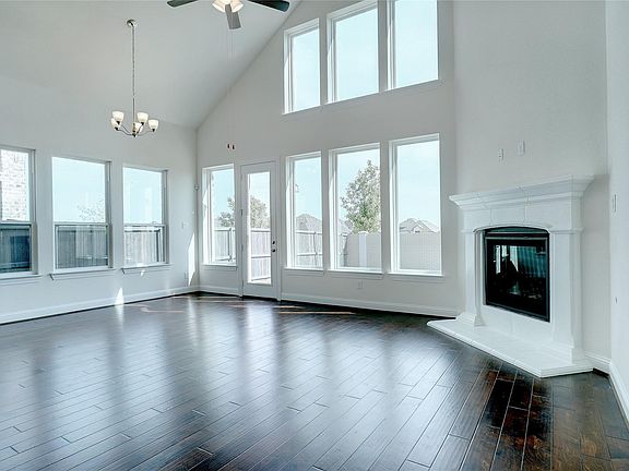 4th image of 7134 Aster Dr